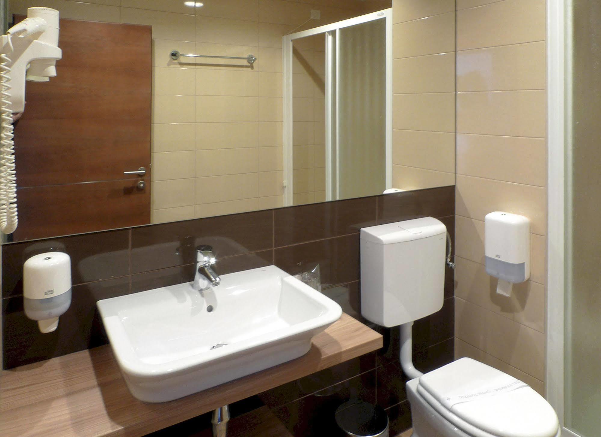 Adria Hotel 4*
